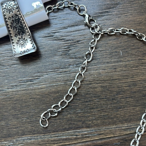 By The Bay NY Necklace/Earring Set,bull head, silver tone,faux turquoise stones - Picture 6 of 9